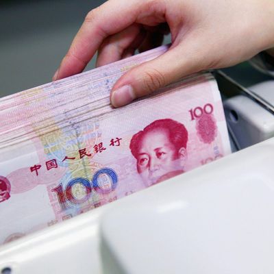 Популярность юаня как резервной валюты существенно растет: угрожает ли это статусу доллара США