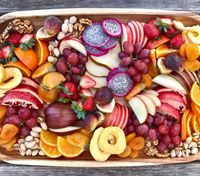 Сколько нужно есть фруктов и ягод: рекомендации от ведущих организаций