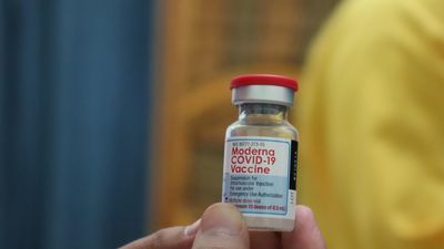 У Великій Британії схвалили нову вакцину проти COVID-19: у чому її особливість