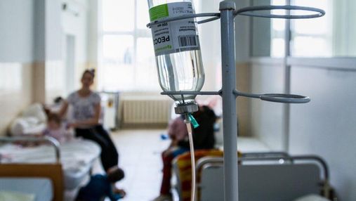 В Яремче 7 киян потрапили до лікарні через харчове отруєння