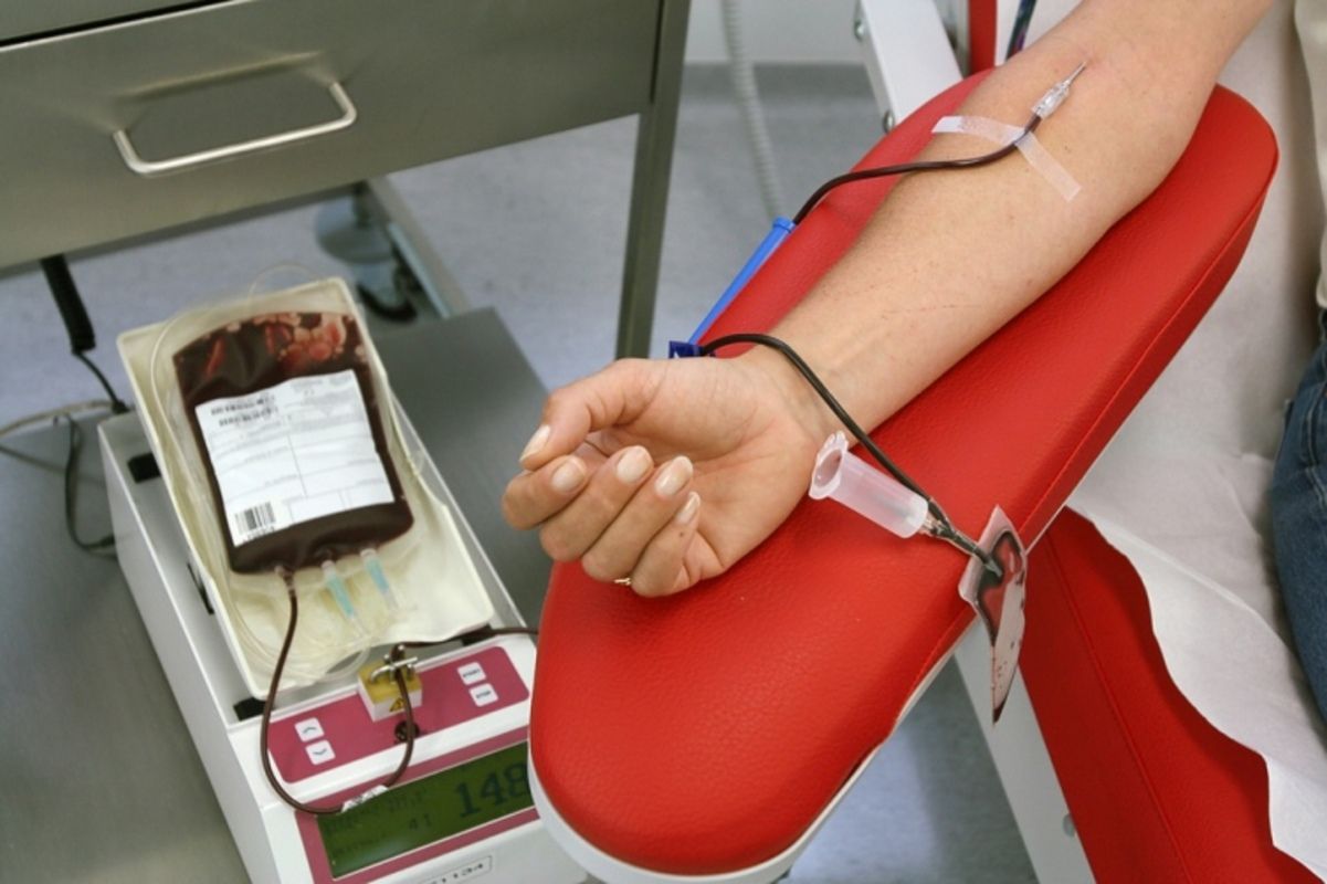 Потерпілі, які заразились під час переливання крові, отримають компенсації у Британії