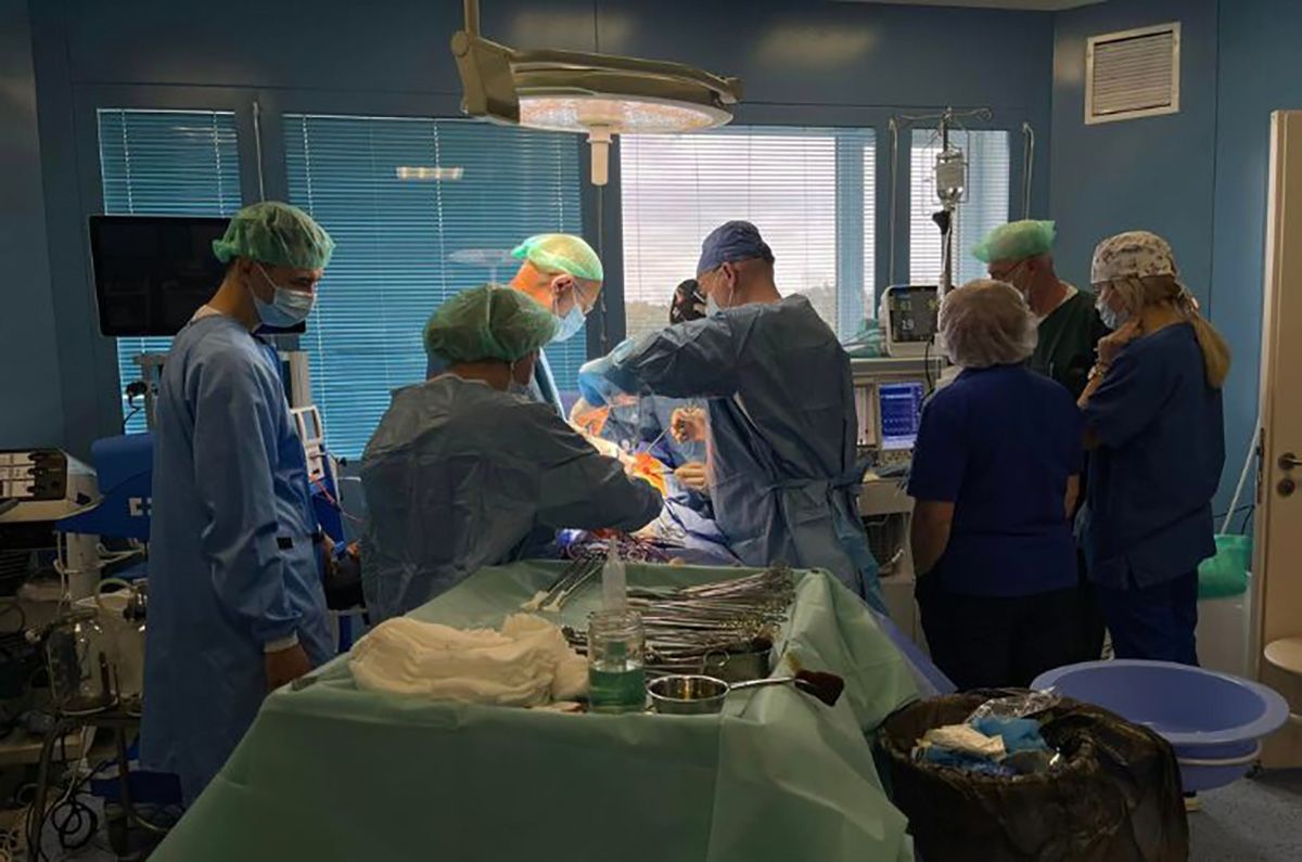 Шукали камені в нирках, а виявили рак: у Львові лікарі провели рідкісну операцію