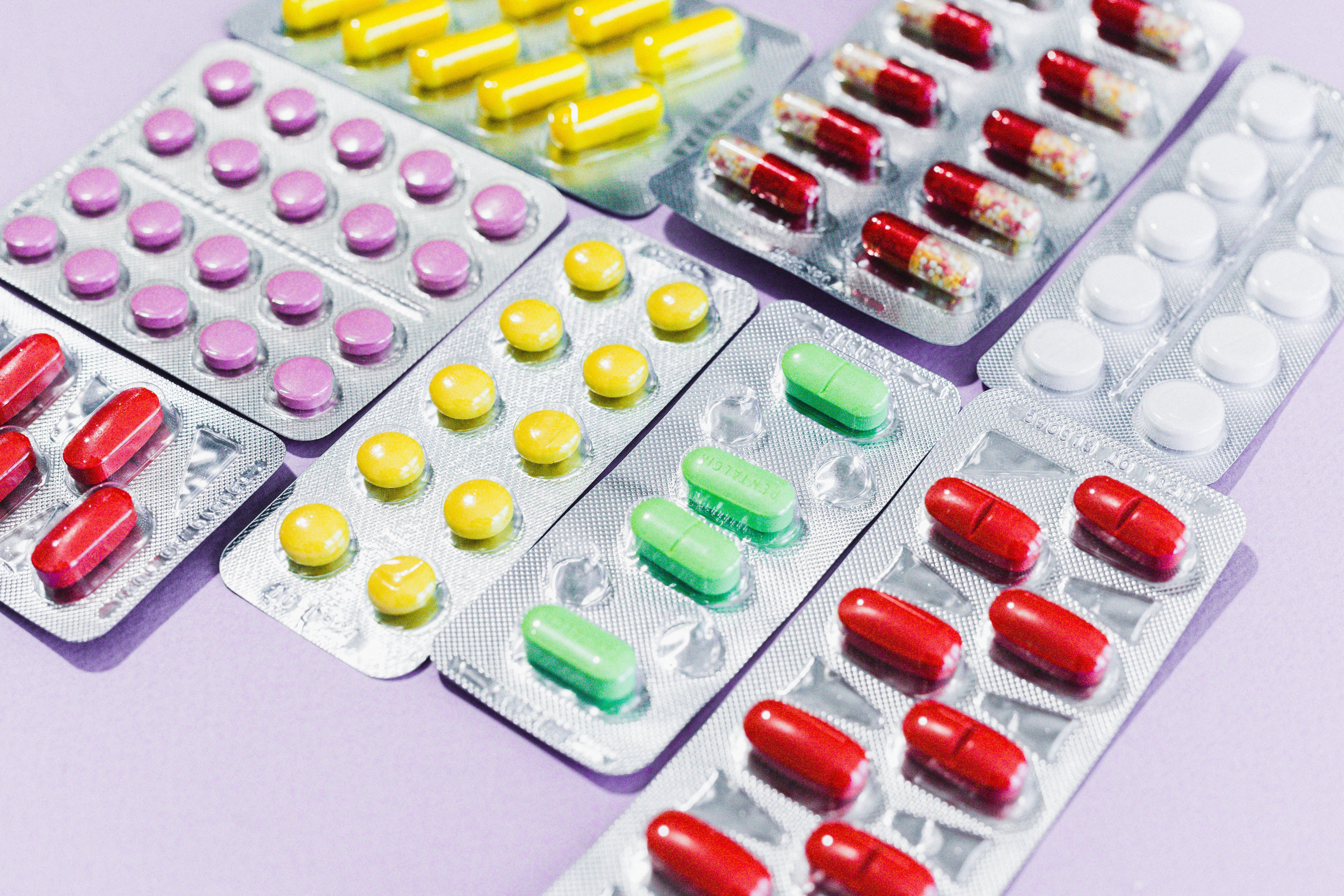 Держпрограми в аптеках за три роки українці заощадили на ліках 15 мільярдів гривень - Health 24 Держпрограми в аптеках за три роки українці заощадили на ліках 15 мільярдів гривень - Health 24