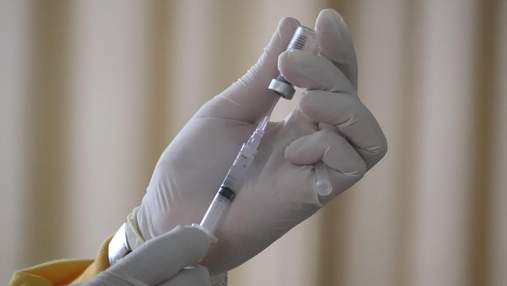 В Німеччині почали вакцинувати третьою дозою проти коронавірусу, але не всіх 