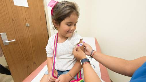 Ізраїль дозволив COVID-вакцинацію дітей від 5 років: яким препаратом
