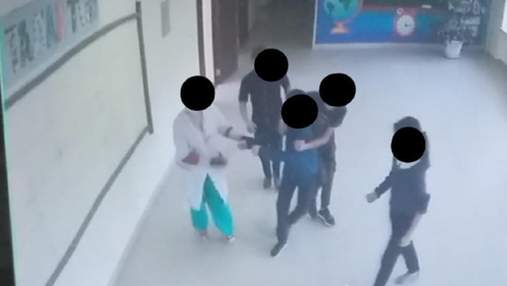 Сувора російська медицина: медсестра побила школяра за відмову від проби Манту