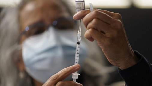 В Венгрии хотят разрешить четвертую прививку против COVID-19